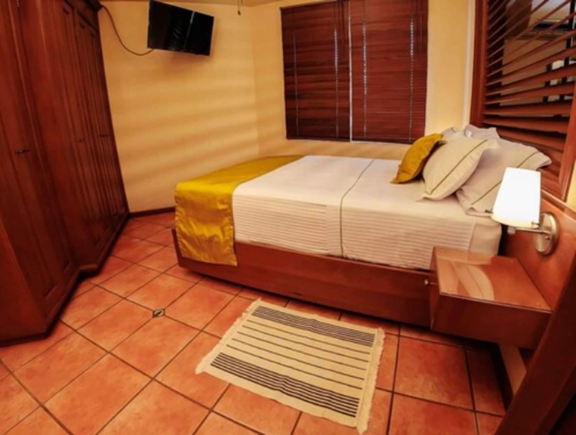 Alcazar Suites Zapopan Eksteriør bilde