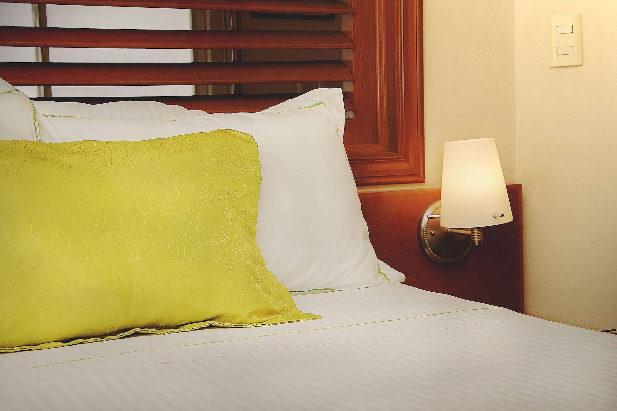 Alcazar Suites Zapopan Eksteriør bilde