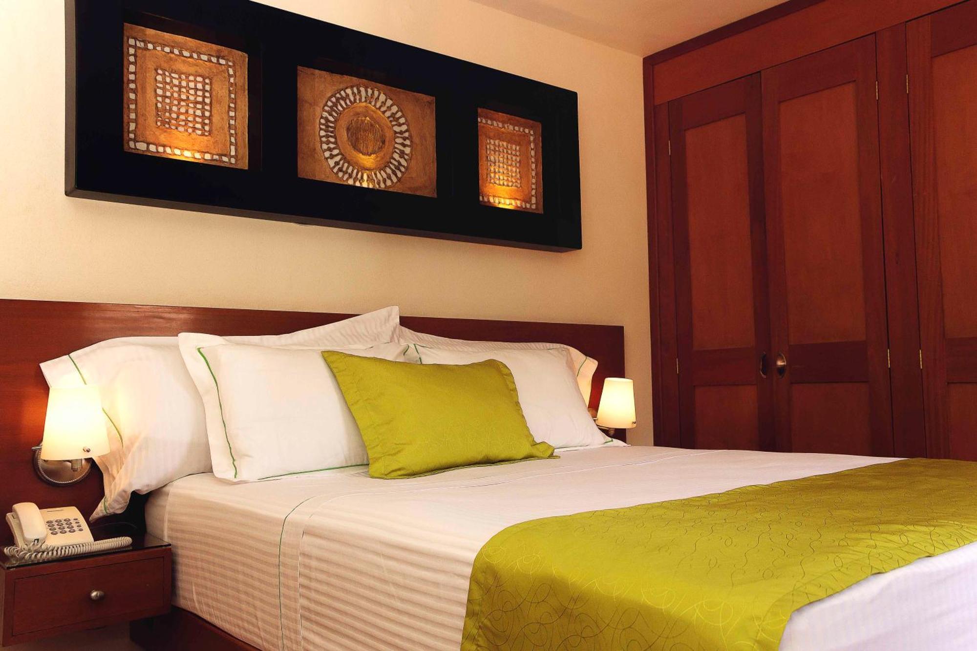 Alcazar Suites Zapopan Eksteriør bilde
